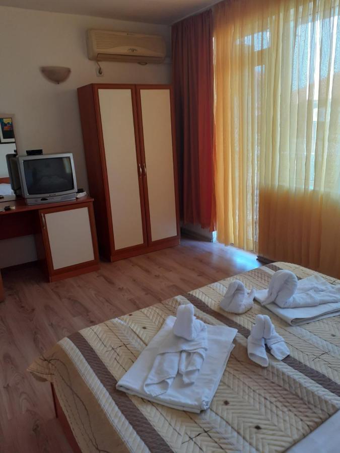 Hotel Stoyanov Равда Екстериор снимка