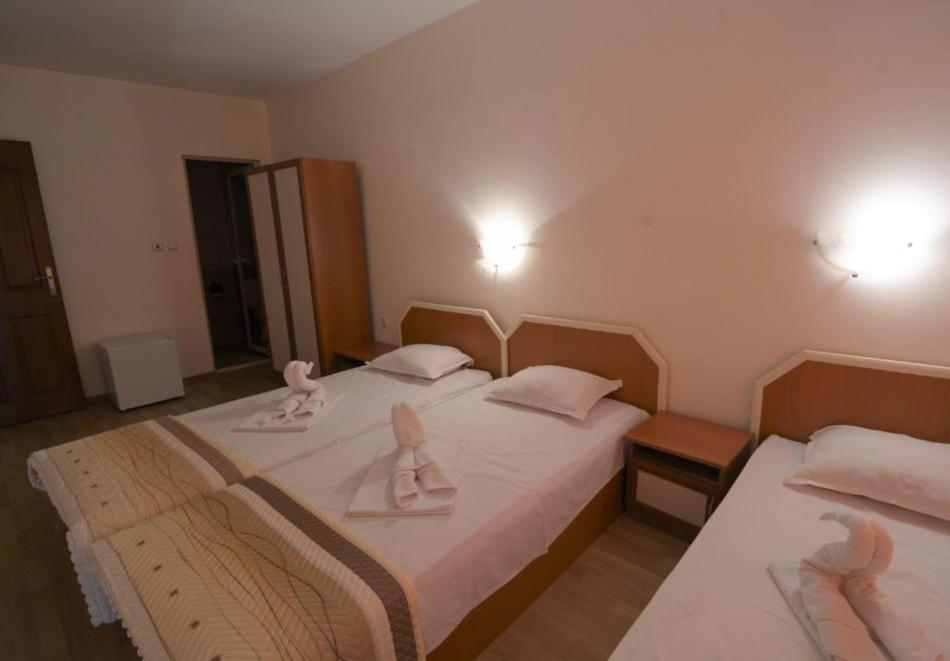 Hotel Stoyanov Равда Екстериор снимка